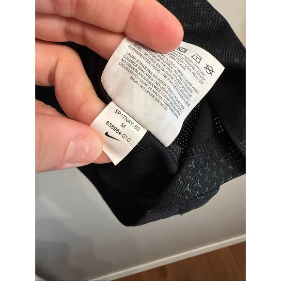 Nike Black Standard Fit Embossed Short Sleeve Tri-Blade Golf Polo Shirt Medium - Picture 5 of 5